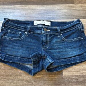 Abercrombie&Fitch low rise shorts